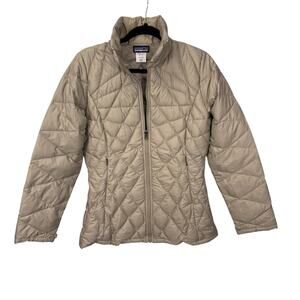 Patagonia Women’s Beige Quilted Puffer Jacket Size Medium